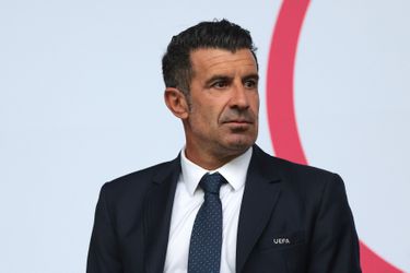 Legendarische oud-voetballer uitgescholden tijdens pikante terugkeer bij FC Barcelona: 'Klootzak'
