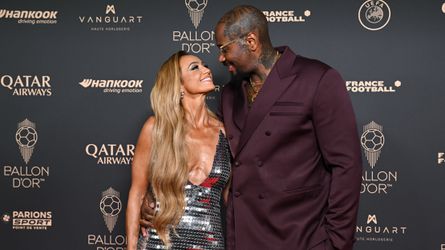 Oud-topvoetballers gaan uit hun dak na bijzonder optreden van bekende presentatrice