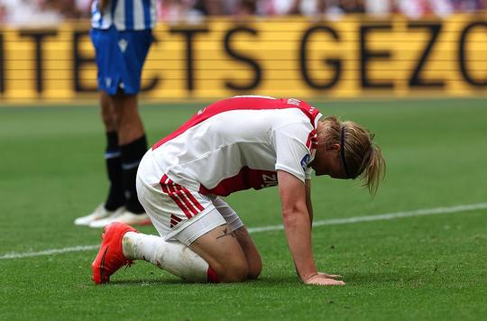 Ernstige zorgen bij Ajax om geblesseerde spits (28)