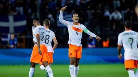 Dit zijn de rapportcijfers na Griekenland - Nederland: één keiharde onvoldoende, invallers redden Oranje en Xavi