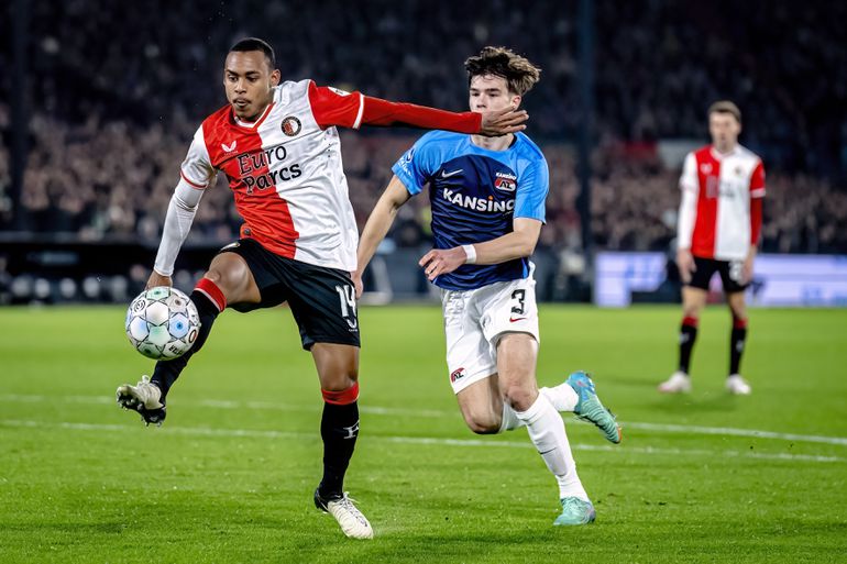 TV-gids: zo kijk je live naar de topper tussen Feyenoord en AZ