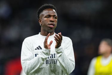 'Paris Saint-Germain geïnteresseerd in Vinicius Junior, Braziliaan in onderhandeling over contractverlenging'