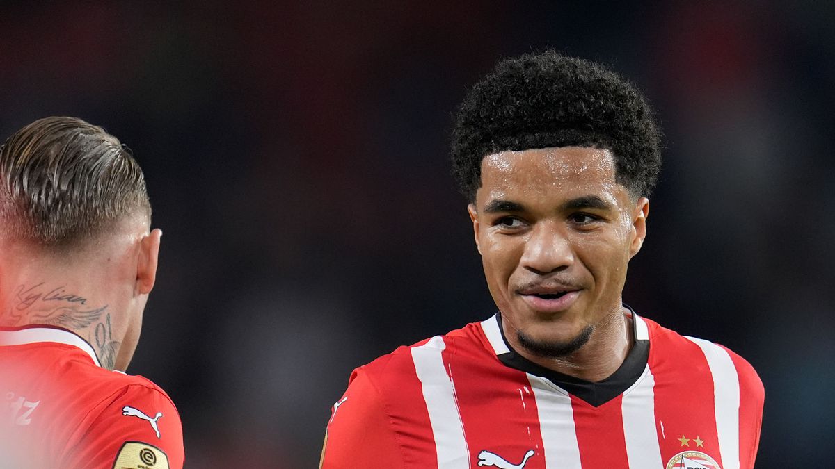 Emotionele sterspeler van PSV doet 'alles' voor bijzondere vrouw: 'Alsof we haar terug proberen te betalen'