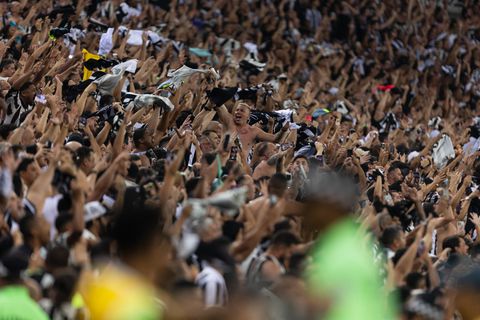 Voetbalclub schrijft geschiedenis met eerste weergaloze overwinning in 123 jaar