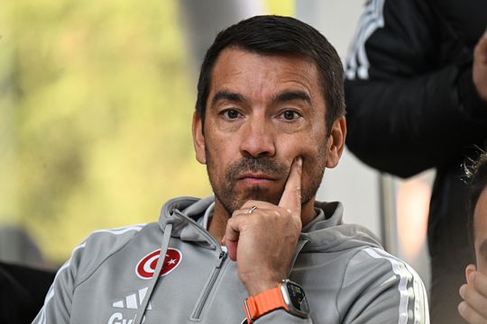 'Giovanni van Bronckhorst houdt miljoenen over aan ontslag Besiktas'