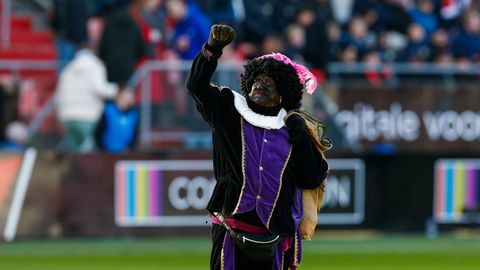 FC Utrecht snapt niet hoe zwarte piet op het veld kwam: 'Zullen dit onderzoeken'
