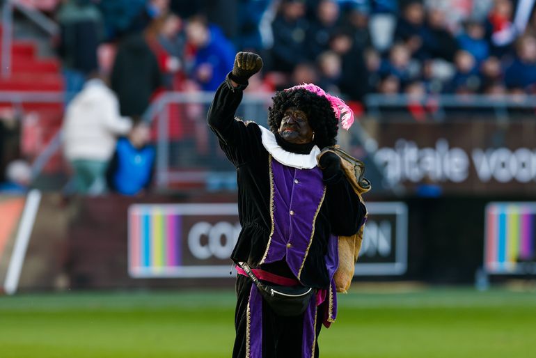 FC Utrecht snapt niet hoe zwarte piet op het veld kwam: 'Zullen dit onderzoeken'