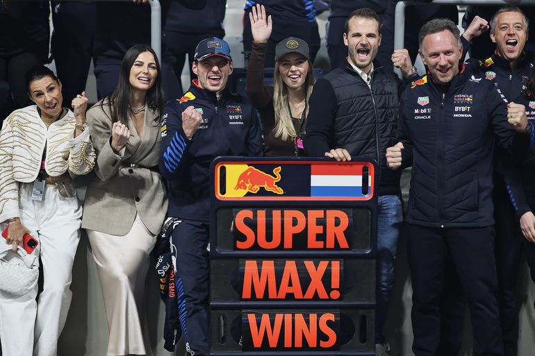 Max Verstappen deelt nieuwste successen met belangrijke mensen: 'Grote dank naar jullie'