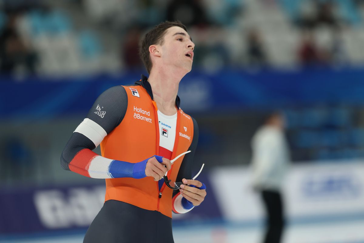 Jenning de Boo maakt het Jordan Stolz opnieuw lastig, maar ziet schaatssensatie weer alles winnen