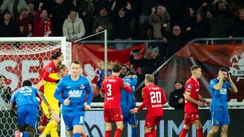 Live KNVB Beker | Tegenvallend FC Twente en AZ dromen van halve finale