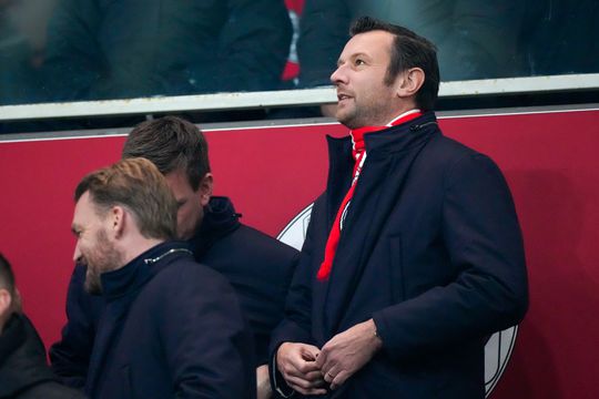 Ajax-directeur heeft spijt van eigen keuze en kondigt eerste maatregel aan na vuurwerkdebacle: 'Daar baal ik van'