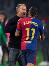 Raphinha en Hansi Flick. ®Getty Images