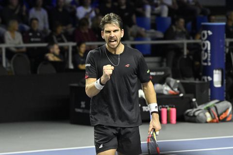 Toptennisser komt tijdens vakantie met prachtige aankondiging: 'Speciaal moment op een speciale trip'