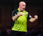 Michael van Gerwen staat donderdag in de halve finale van het WK. © PDC Darts