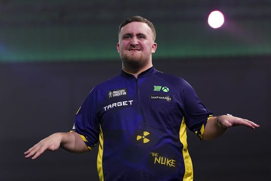 Luke Littler hint op eerste grote uitgave dankzij gewonnen prijzengeld op WK darts