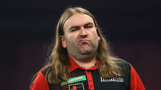 Hartverwarmend eerbetoon voor Ryan Searle in halve finale WK darts wegens oogaandoening