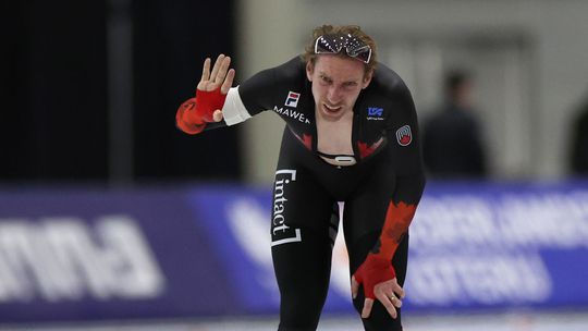 Ted-Jan Bloemen grijpt kans bij absentie Patrick Roest op 5000 meter bij World Cup in Quebec