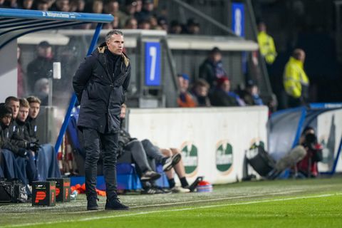 Oud-topscheidsrechter fileert KNVB na 'buitengewoon slordige situatie': 'Er is elke week wel wat'