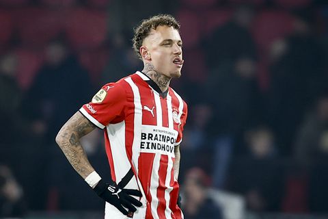 Noa Lang zorgt voor irritatie bij PSV-fans met opmerkelijke actie na nieuw puntenverlies