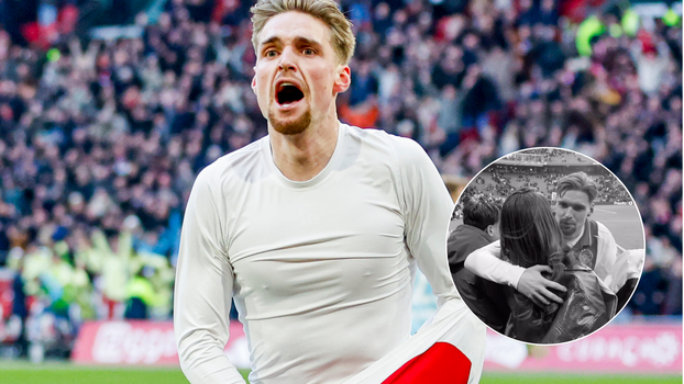 Verliefde Kenneth Taylor zoekt bekende vriendin op na heldenrol bij Ajax