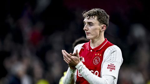 Opa en oma Ajax-revelatie brachten ultieme offer voor hun kleinzoon: 'Zij heeft zoveel voor mij gedaan'