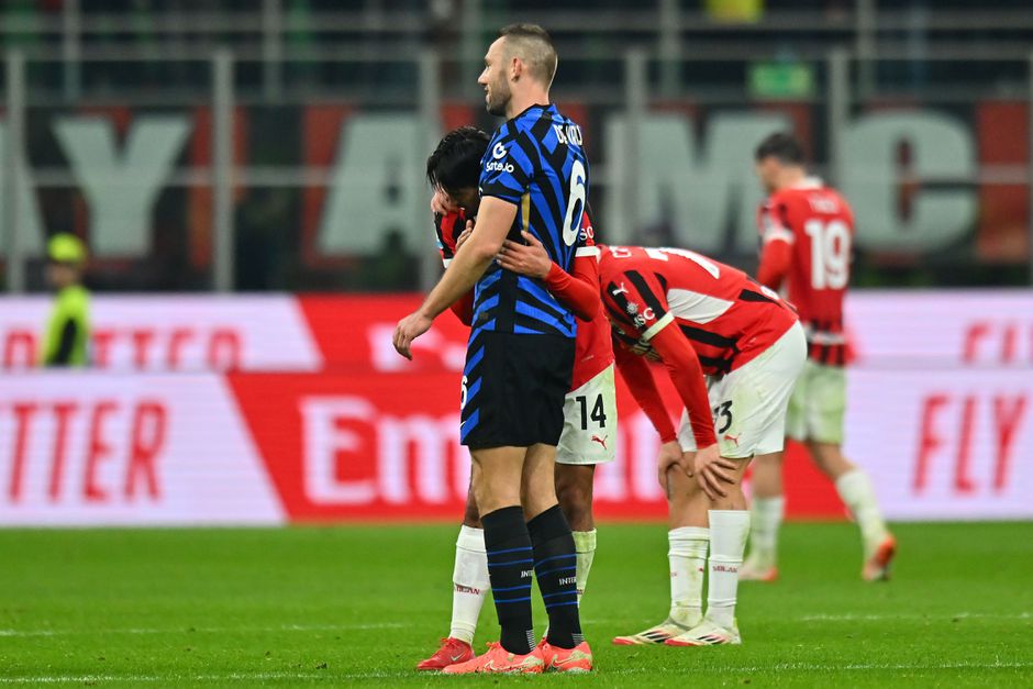 Oranje-internationals Stefan de Vrij en Tijjani Reijnders spelen glansrijke hoofdrol tijdens Italiaanse stadsderby
