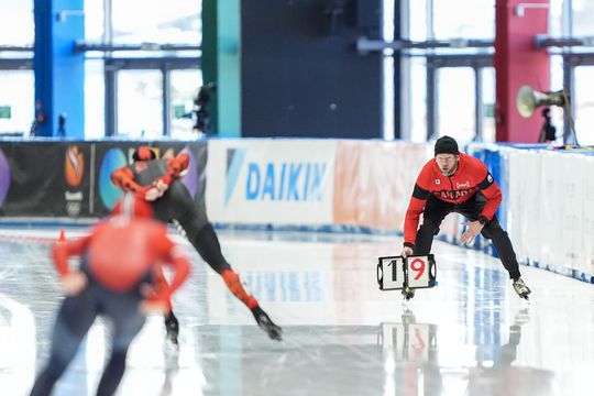 Nederlandse schaatscoach krijgt indrukwekkend aanbod uit buitenland: 'Ik zeg zeker geen nee'