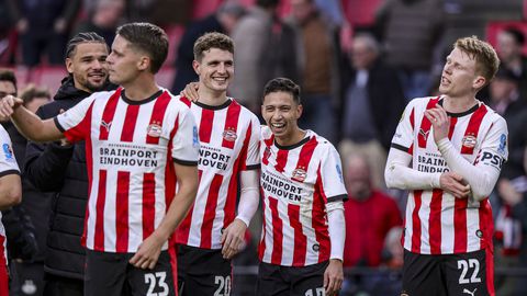 PSV-iconen onder de indruk na goednieuwsshow in Eindhoven: 'Dan moeten ze een paar benen afzagen'