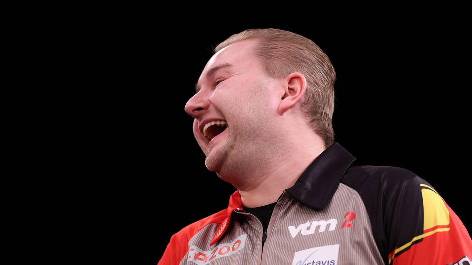 Dimitri Van den Bergh verrast wereldkampioen Humphries en grijpt UK Open