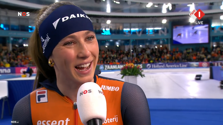 Lach van Suzanne Schulting spreekt boekdelen in Thialf: 'Maar... wat doe je dan?'