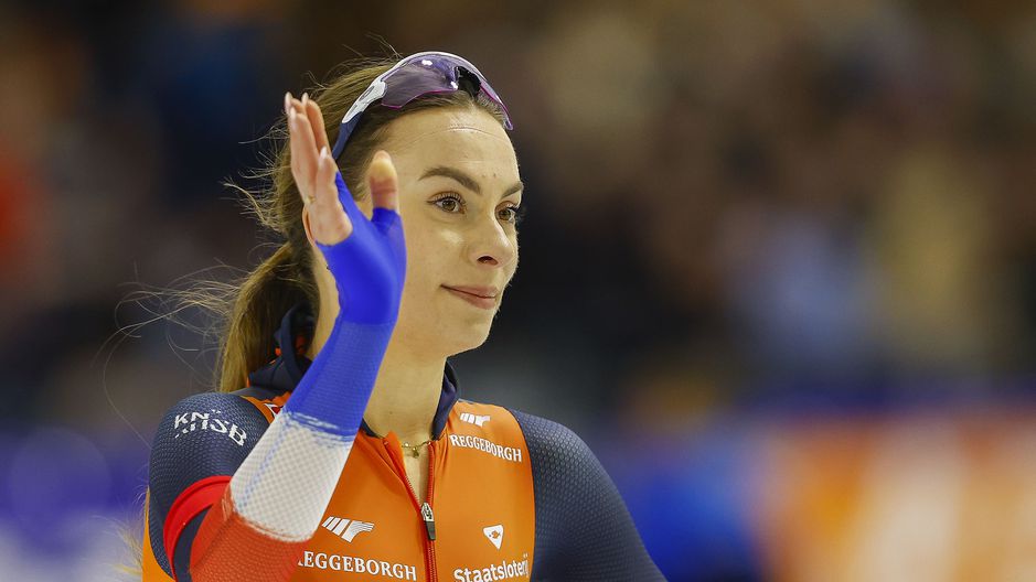 Topschaatsster Femke Kok (24) trotse eigenaar van 'moderne villa' aan het water
