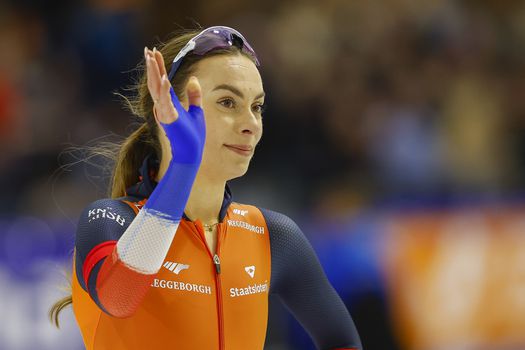 Topschaatsster Femke Kok (24) trotse eigenaar van 'moderne villa' aan het water