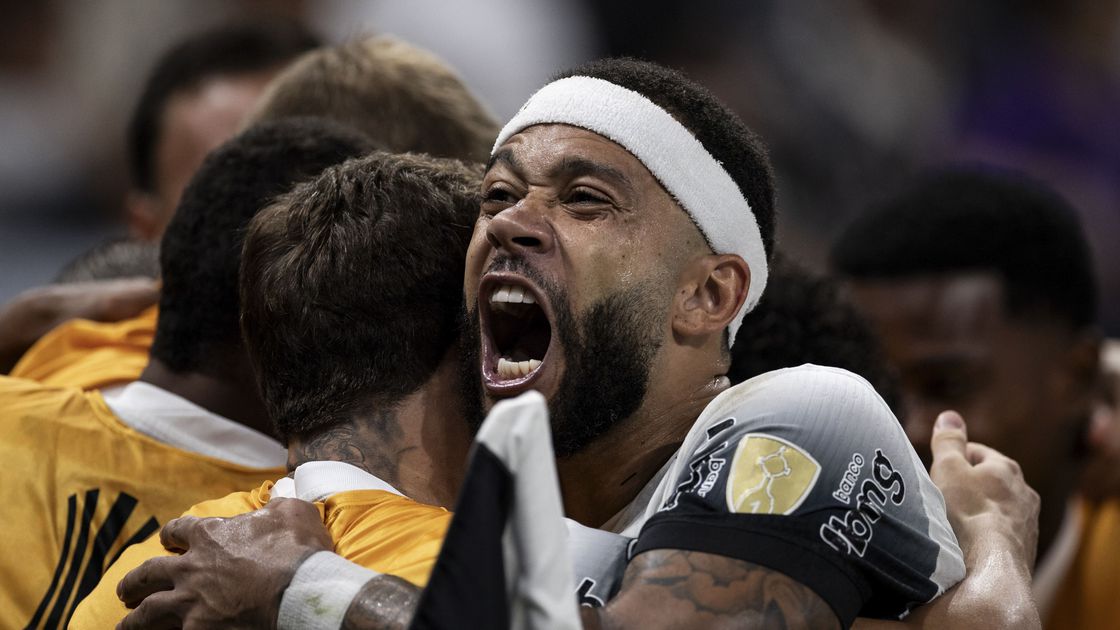 Cruciale rol voor Memphis Depay bij zege Corinthians na week vol goed ...