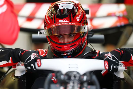 F1-coureur moest overgeven van de hitte, maar is ontevreden over bedachte oplossing: 'Dat doet pijn'