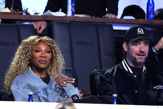 Tennislegende Serena Williams (44) voedt wilde geruchten van sensationele comeback met nieuwe beelden