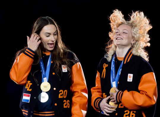 Gouden Femke Kok en Xandra Velzeboer maken 'gekke dagen' mee na succes op Winterspelen