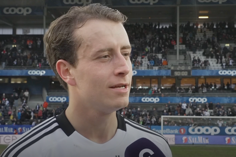 Noorse spits gaat masturberen op eigen wereldgoal en zorgt daarmee voor gemengde reacties