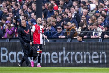 Feyenoord steekt geblesseerde Hartman hart onder de riem met levensgrote 'Q': 'YNWA'