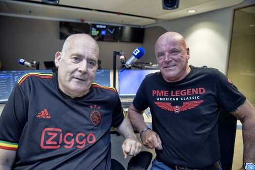 'Ajax is in alle gelederen rot van binnen': bekende fans 'Kale & Kokkie' voelen complot bij ontslag Alex Kroes