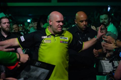 Topdarter Michael van Gerwen doet pijnlijke uitspraak over Nederlandse collega's: 'Dit was ook niet zo moeilijk'