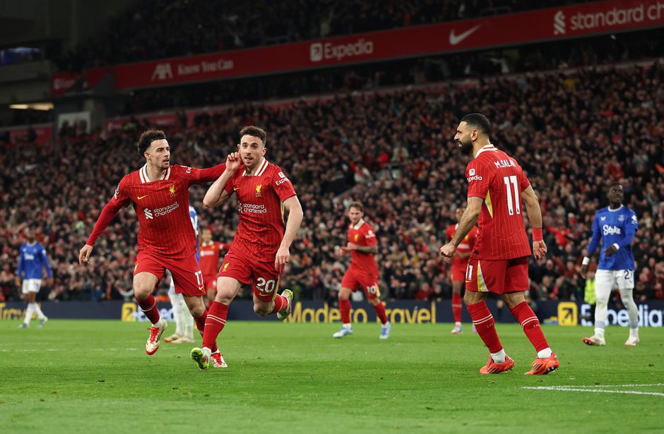 Arne Slot kan nu wel juichen na venijnige derby: Liverpool zet grote stap richting titel