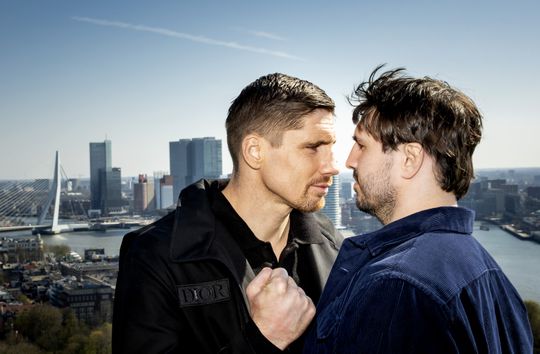 Johan Derksen kritisch op nieuwe tegenstander Rico Verhoeven: 'Zo kan ik ook wereldkampioen worden'