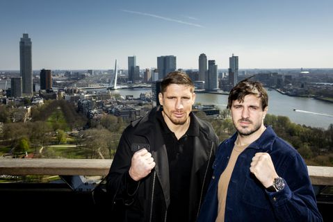 Rico Verhoeven noemt 'spiegel' Artem Vakhitov één van zijn moeilijkste tegenstanders ooit: 'Hij ging er gewoon overheen'