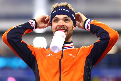 Nederlandse olympiër (28) en schaatsende vriendin dolgelukkig met elkaar na bomvol seizoen: 'Genoten van elke seconde'
