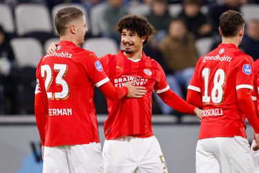 Getouwtrek om PSV-spelers begonnen: 'Denkbaar dat hij zijn carrière in Spanje of Engeland vervolgt'