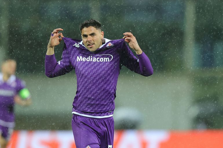 Fiorentina wint nipt van tiental Club Brugge in Conference League, Olympiakos op drempel finale na hattrick Ayoub El Kaabi