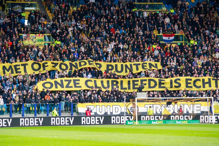 Crowdfunding voor Vitesse slaat aan: bijna half miljoen euro opgehaald na halve dag