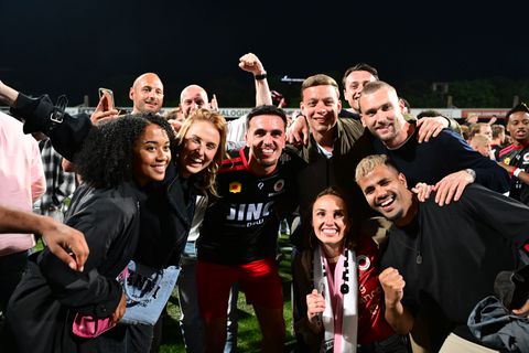 Speler van het jaar bij Excelsior door het dolle heen na promotie: 'Die play-offs ga ik zeker niet kijken'