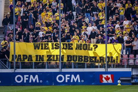 NAC-fans richten zich tot NOS over veelbesproken Pierre van Hooijdonk: 'Wie is de mol?'