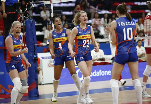 Nederlandse volleybalsters blijven dromen van Olympische Spelen na ruime zege op Frankrijk